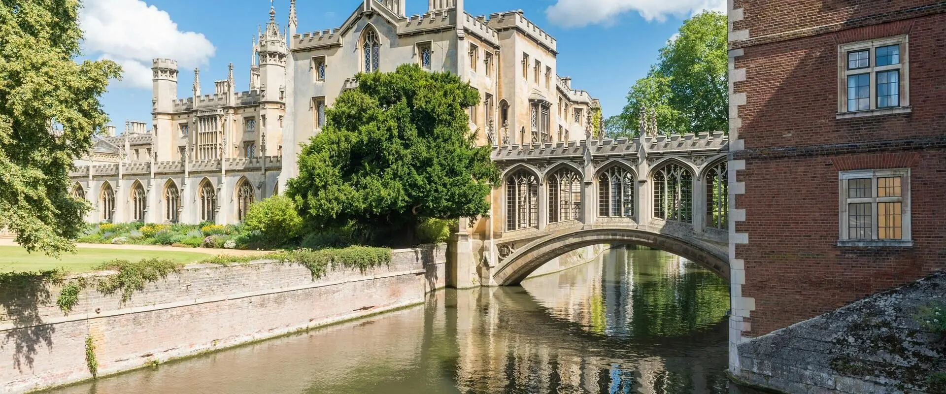 How to get into the University of Cambridge: Steps & Tips