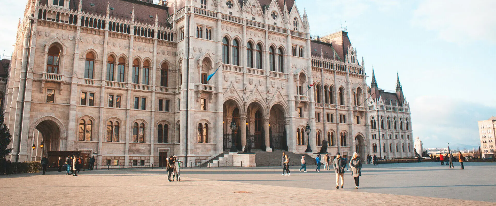 Application deadlines at universities in Hungary