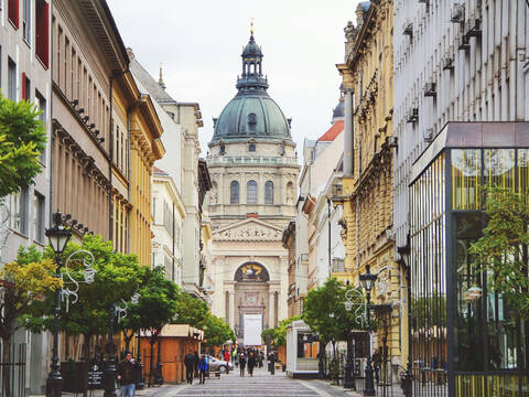 Guide: How to study in Hungary in English