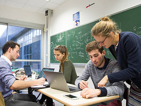 7 Reasons to Study a STEM Degree in 2025