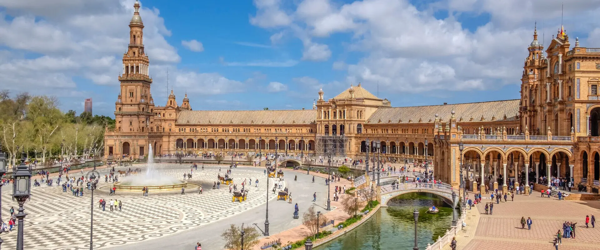 Spain: Tuition fees & cost of living